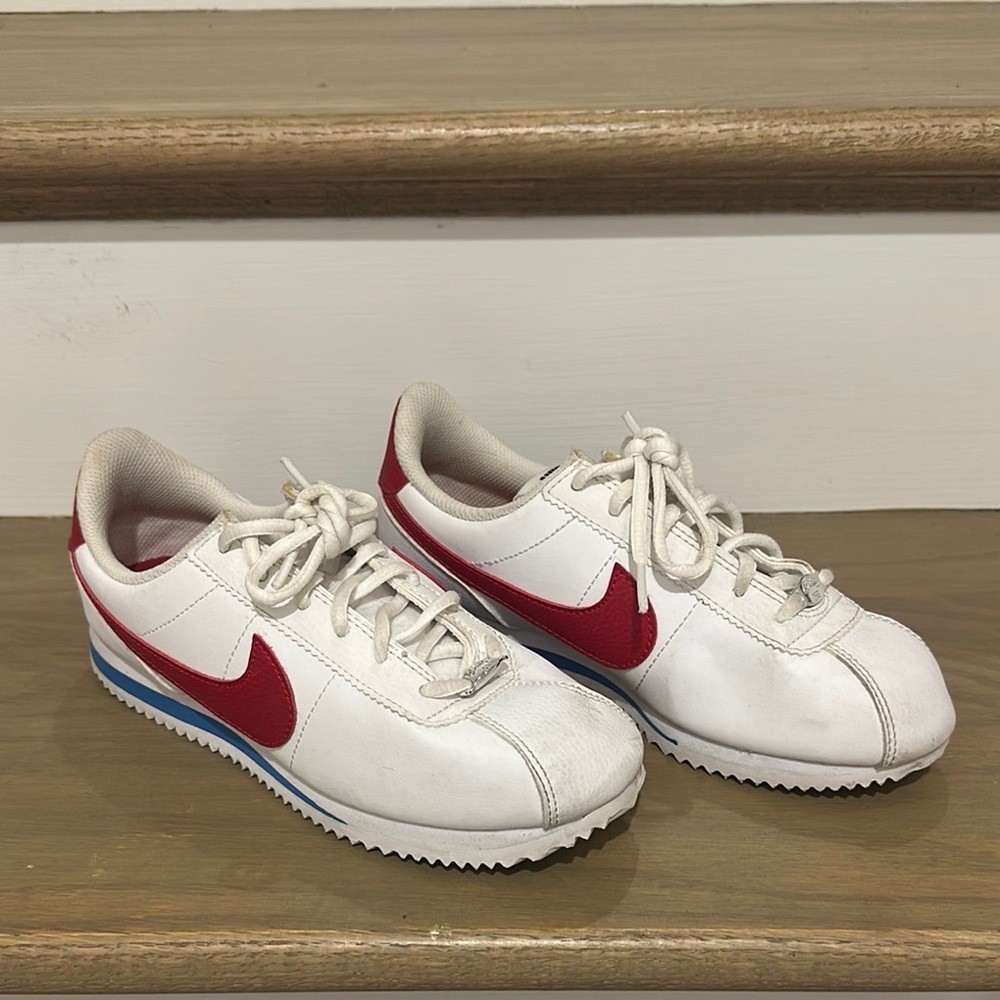 Nike White and Red Sneakers